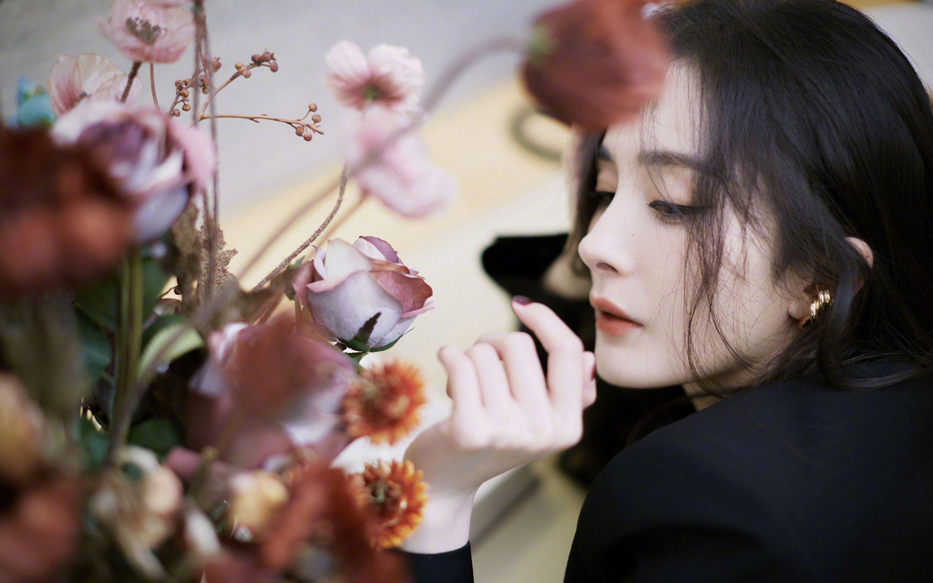 九游体育-爱德华兹一手掌控比赛走势,森林狼掘金硬仗力克76人