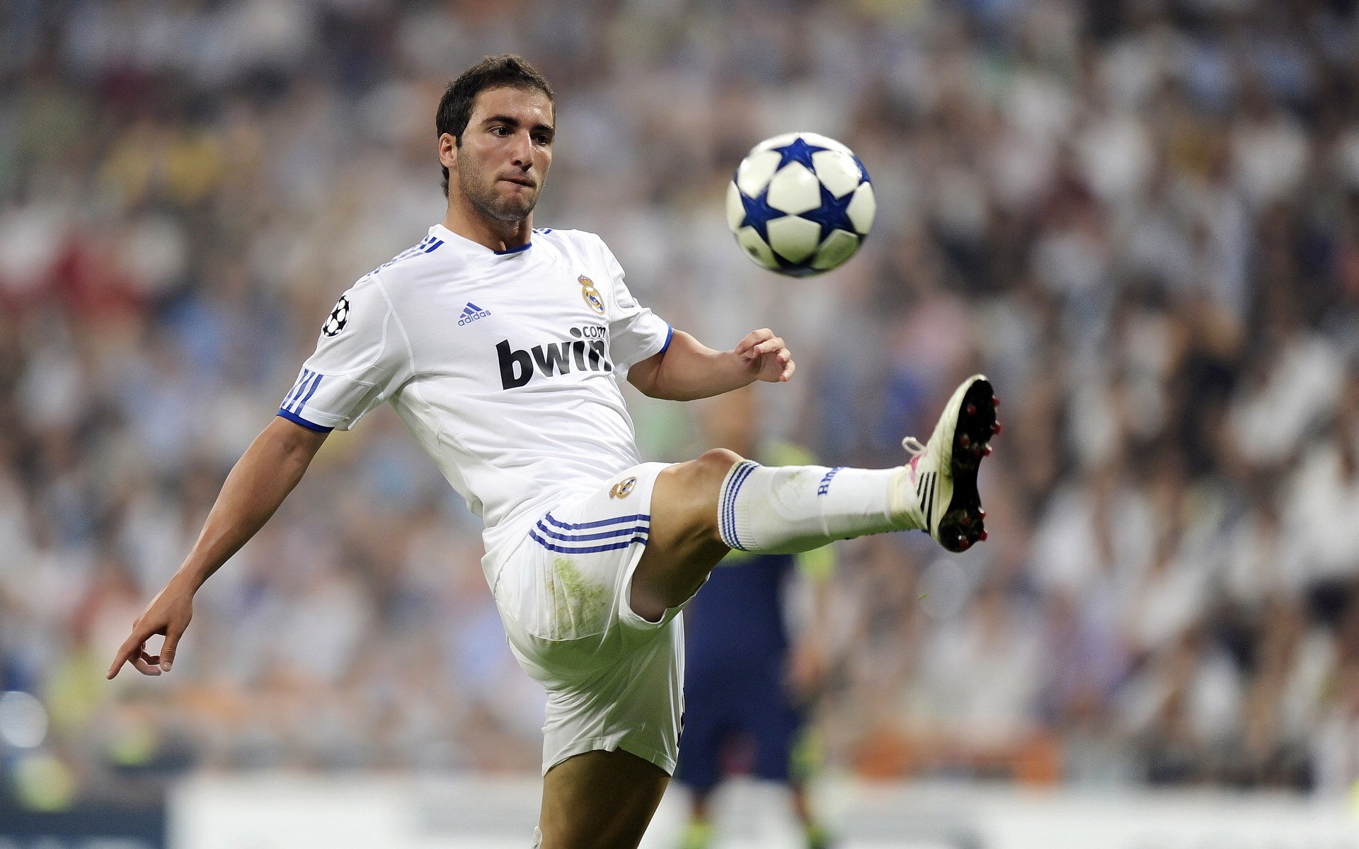 九游体育平台-北非风暴席卷伊比利亚，埃及轻取黄潜，厄德高国家德比展露王者气象